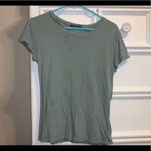 ✨3 for $10✨ green brandy melville tee